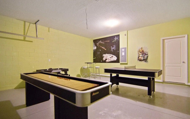 5BR Pool Home w Gameroom