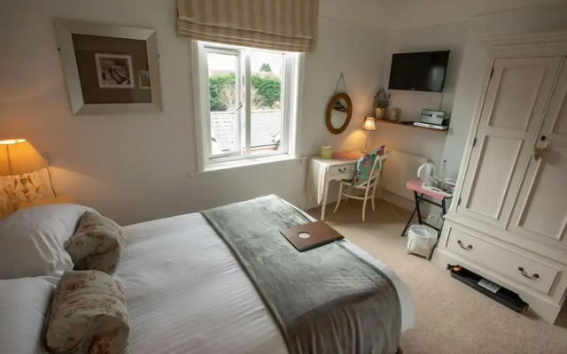 Treherne House & The Malvern Retreat