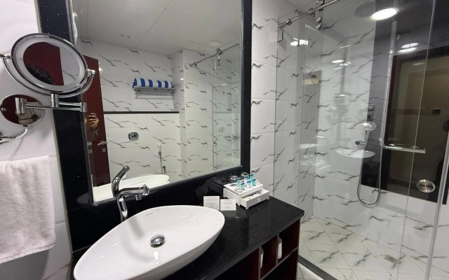 Golden Tulip Headington Ruwi
