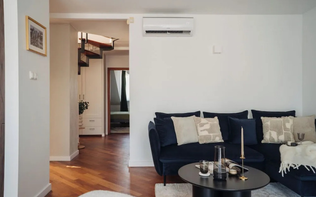 Riverside Nest - LoftAffair