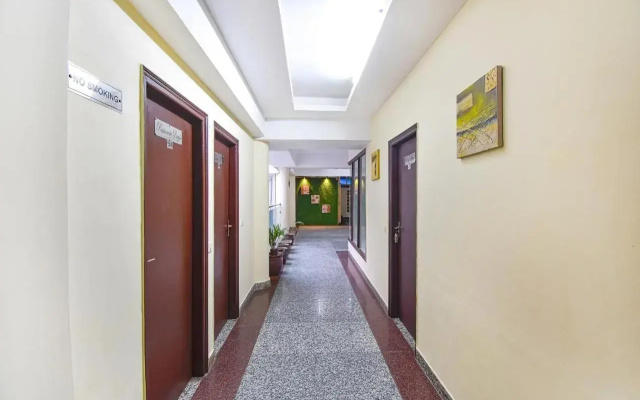 Fabhotel Comfort 35
