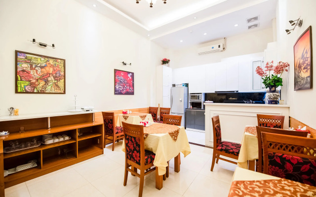 OYO 518 Chariot Hotel