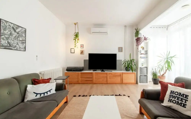 Modern Flat With Central Location in Kadikoy