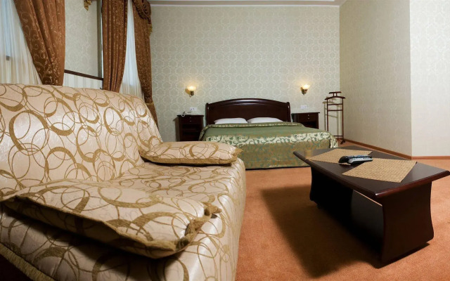 Royal Street Hotel