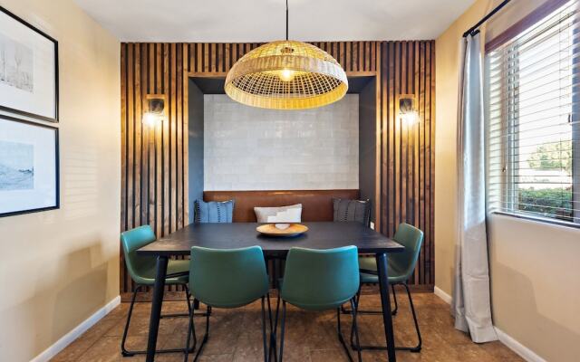 OldTown Lux 4BR/3BA HeatedPool+HotTub+GameRoom/14 by RedAwning