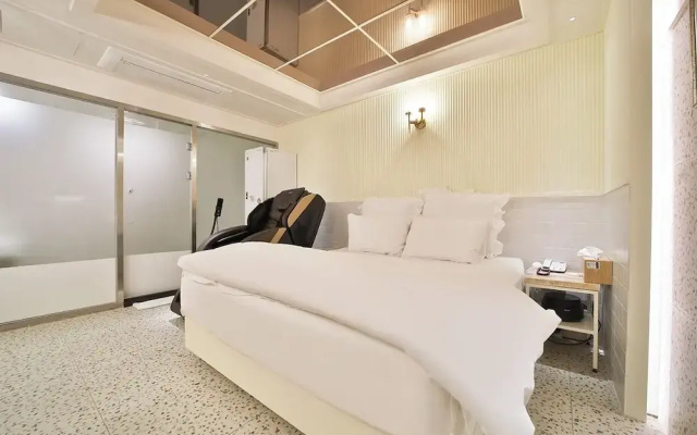 Hotel February Dongdaegu