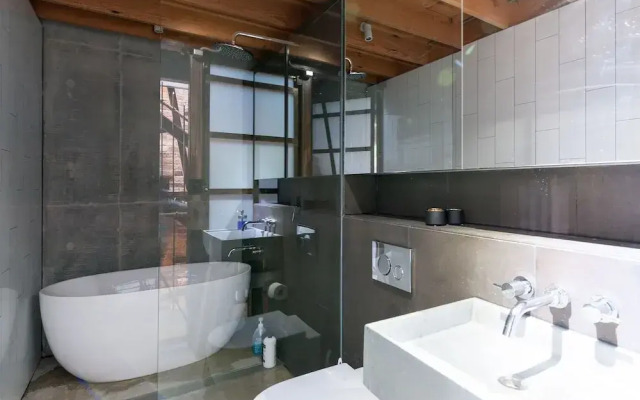 Executive Rental Style House