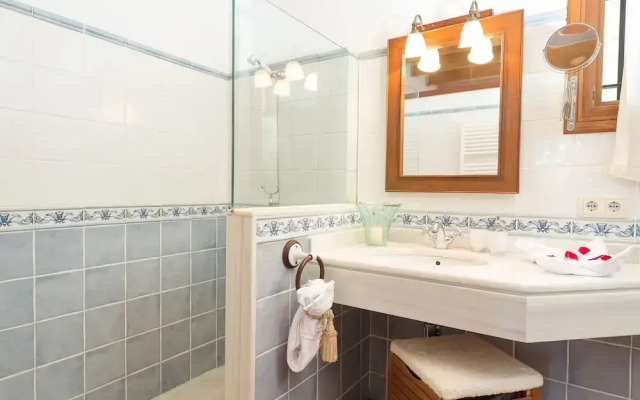 Es Pinar in Alar With 4 Bedrooms and 4 Bathrooms