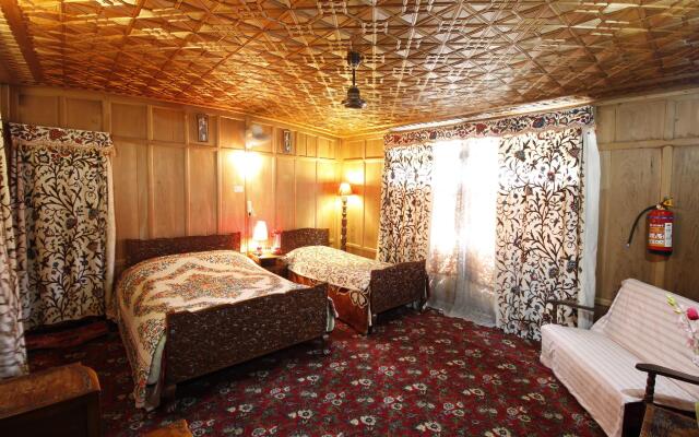 Houseboat New Golden Flower