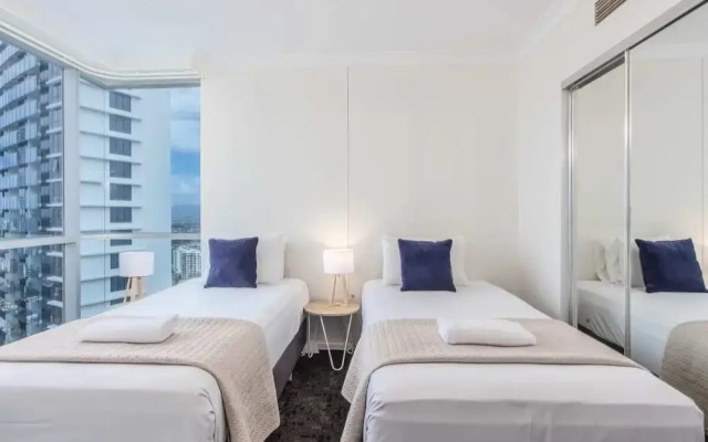 Towers of Chevron - Private Apartments
