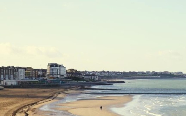 No.42 by GuestHouse Margate