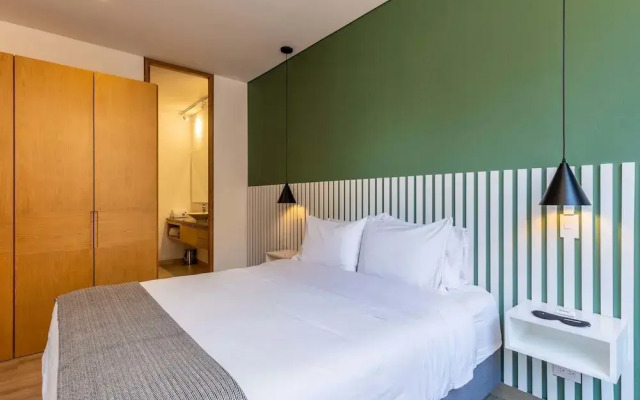 w Stunning 1BR in Chico