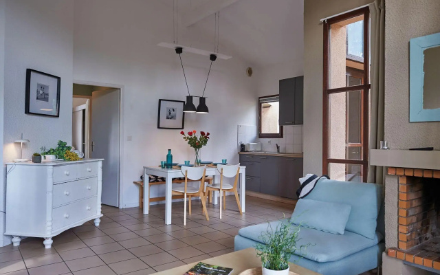 Luxurious detached villa in a nature reserve with a castle