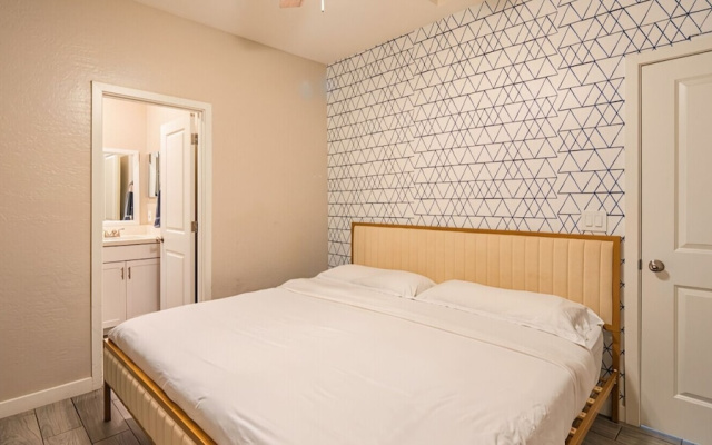 Luxury Stay 20mins to State Farm Stadium
