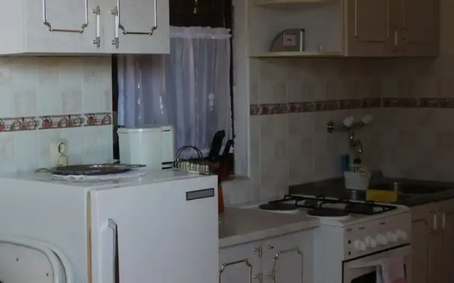 Sunny Hill Apartments