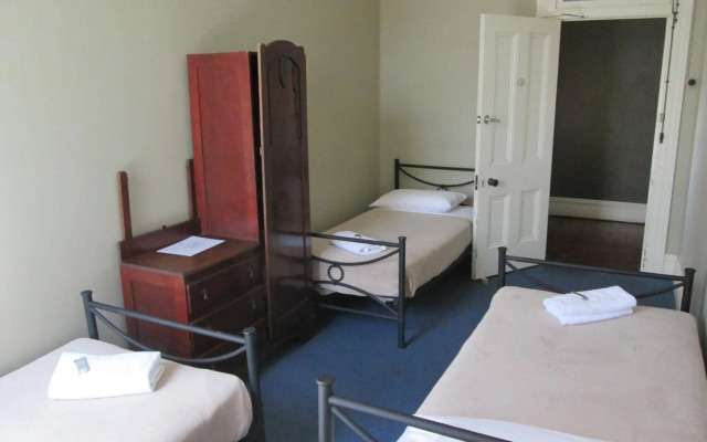 Maclean Hotel