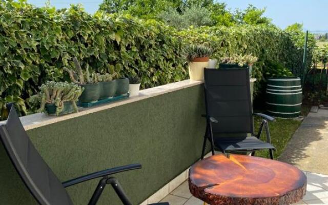 Lovely 1-bedroom apartment with free parking