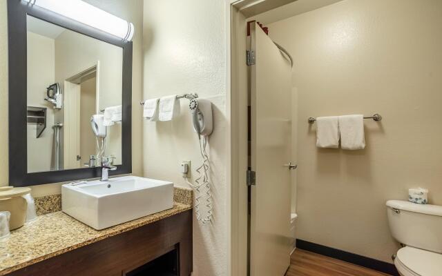 Red Roof Inn PLUS+ Tempe - Phoenix Airport