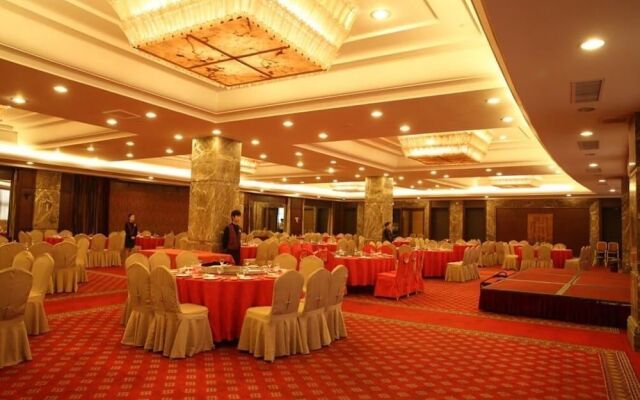 Fengdu Holiday Hotel