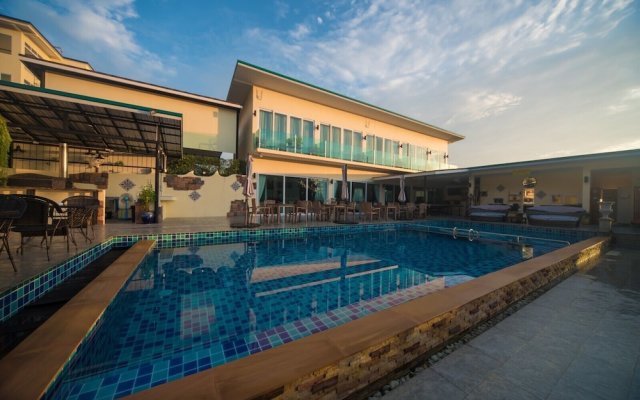 Elysian Koh Chang Bungalows and Pool Villa