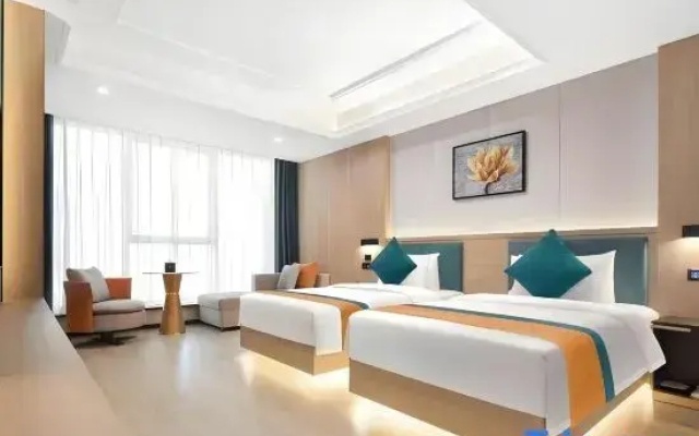Yijia Business Hotel (Xinyang Open University)
