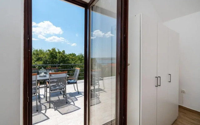 Nice Apartment in Maslenica With 2 Bedrooms and Wifi