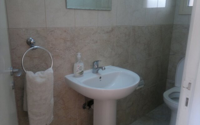 Nina's House Limassol Star