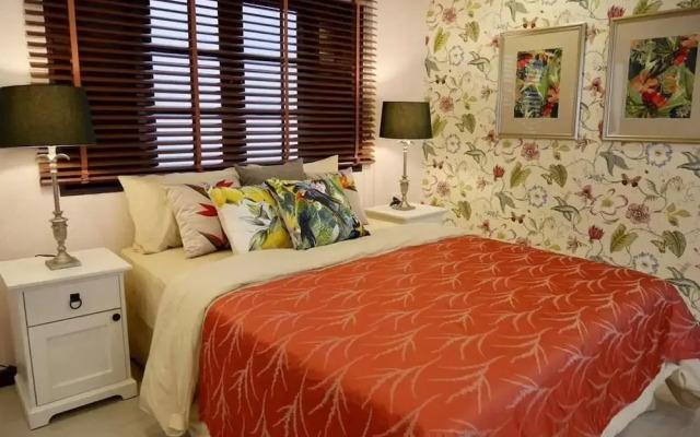 2-bedroom Luxury Apartment on Changwattana Road