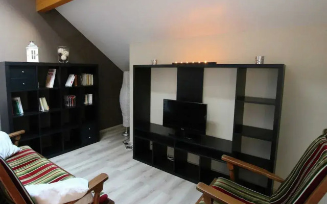 Classy Holiday Home in Martilly with Hot Tub