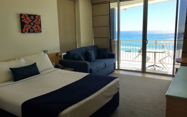 Stradbroke Island Beach Hotel – Guest Rooms – Point Lookout