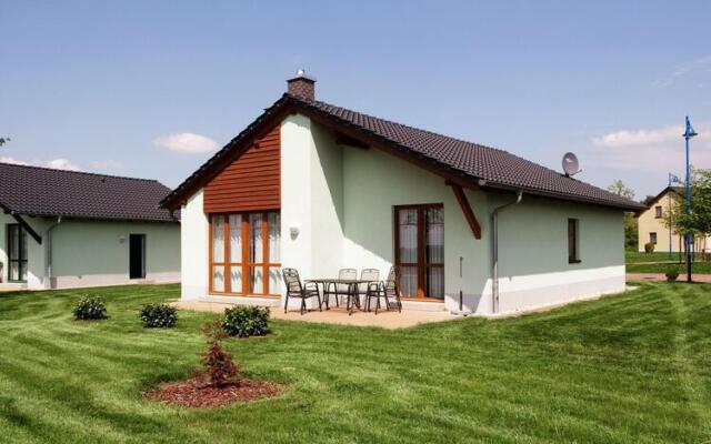 Holiday home in Markkleeberg with a shared pool