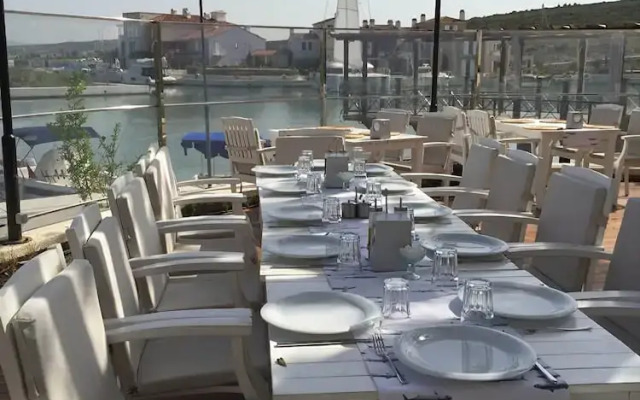 Port Villa Deniz