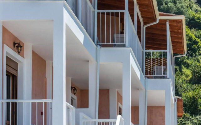 Sea View Village - Studios & Apartments