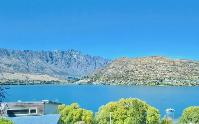 Picture Perfect - Queenstown Holiday Home