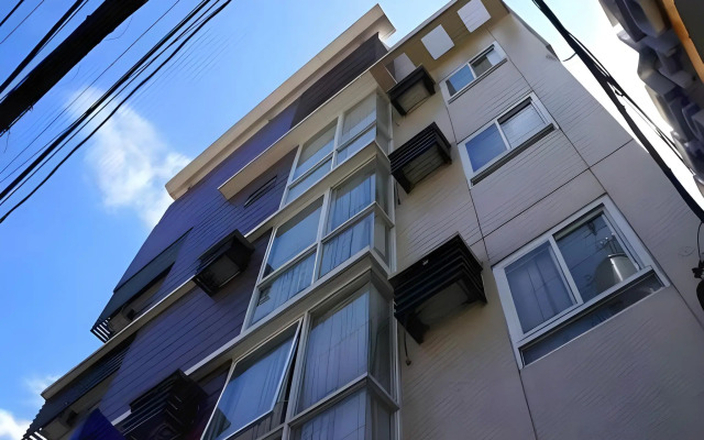 Lorenzzo Suites Hotel