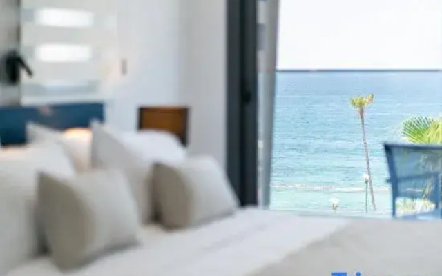 Waterside Sea View Apartments