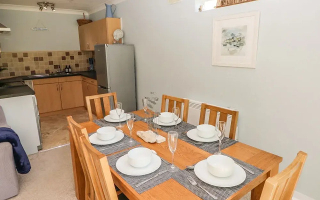 6 Coedrath Park - Swn y Mor