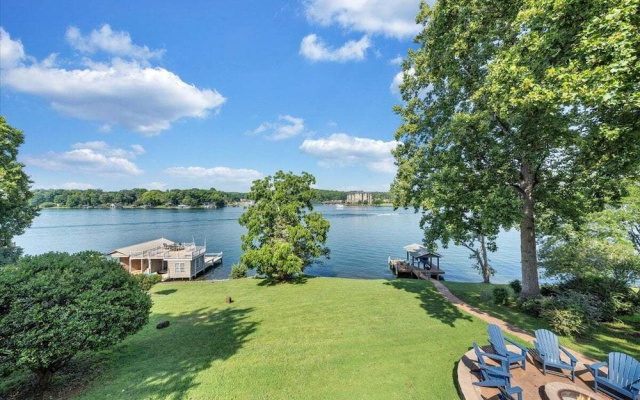 Lakeside Sunsets - Private Dock, Hot Tub & Firepit