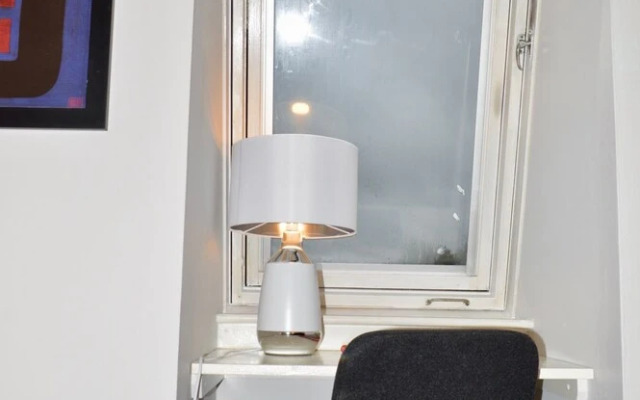 Spacious and Light 3 Bedroom Flat in Scenic Canonmills