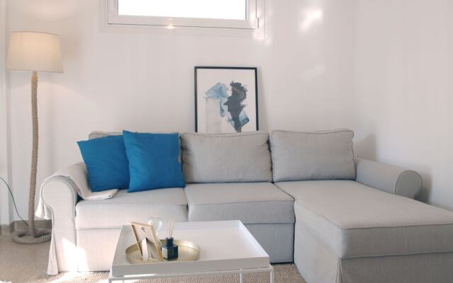 Breeze One Bedroom Apartment by BluPine