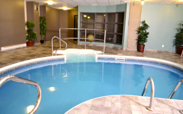 Grand Times Hotel Quebec City Airport
