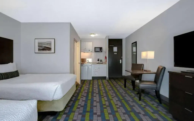 Victoria Airport/Sidney Travelodge