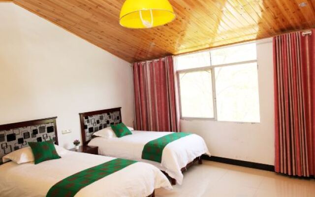 Jomo Cultural Hotel (Enshi Canyon)