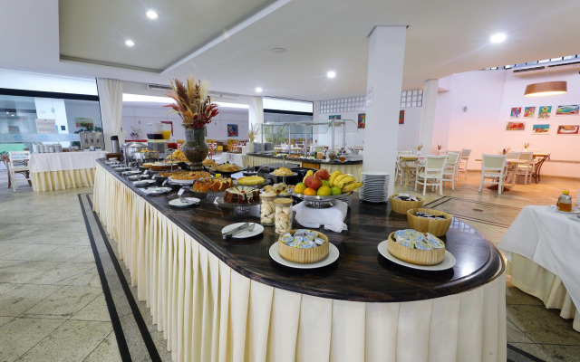 Ingleses Praia Hotel