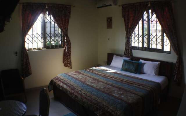 Dokua Royal Hotel