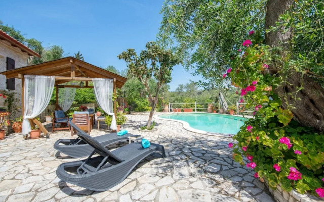 Georgina House in Velianitatika