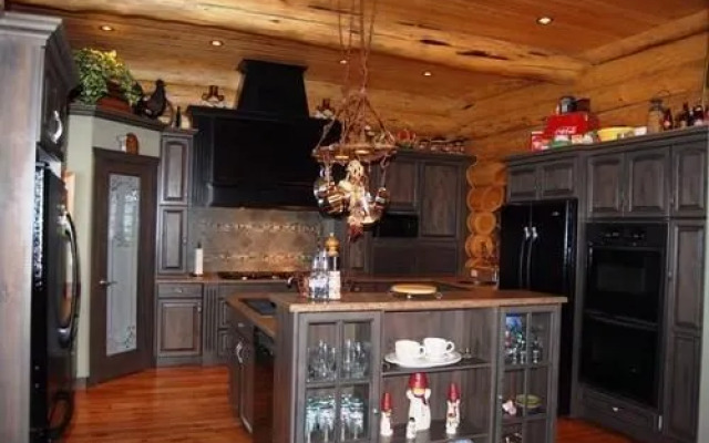 Keremeos Creek Crossing by Apex Accommodations