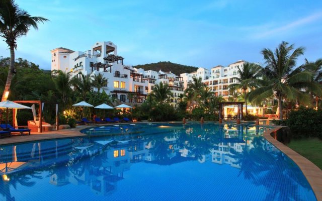 Aegean Conifer Suites Resort Sanya