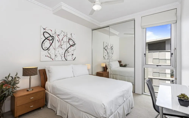High-floor 2-bed CBD Unit With Views & Amenities – Guest Rooms – Brisbane