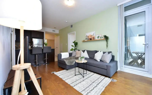 Sarkar Suites - Maple Leaf Square
